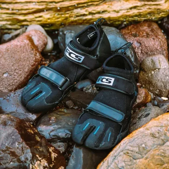 FCS SP2 reef booties