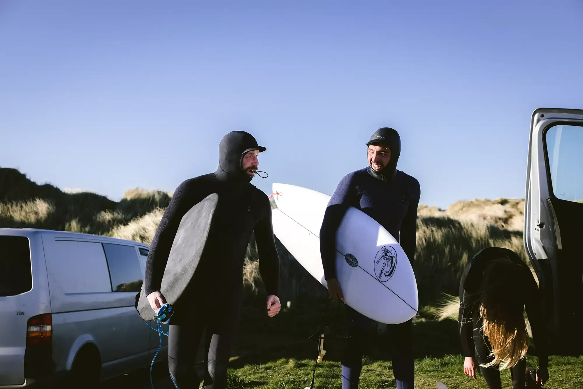 Neopreno temperatura agua: elige el traje de surf ideal