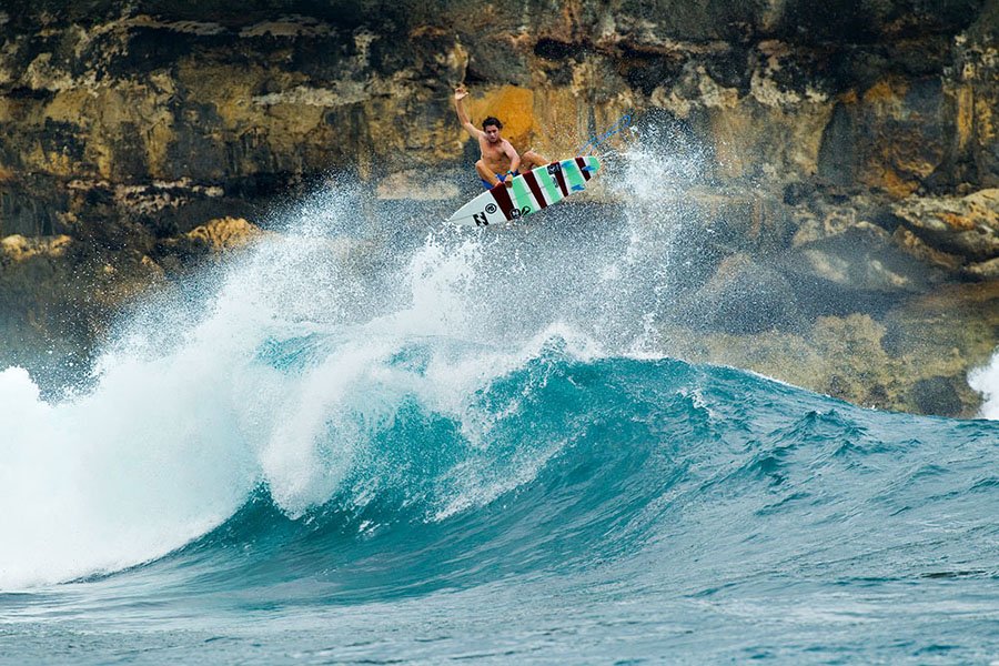 Aerial surf : technique et planche pour décoller de la vague