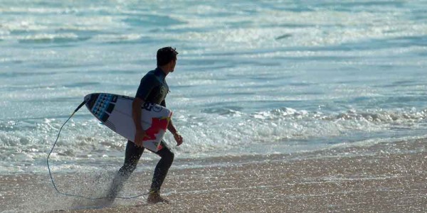 Tabla de surf partida: porque y donde ocurre