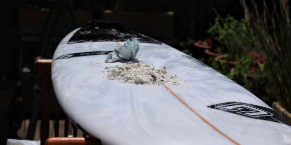 Como quitar la parafina de tu tabla de surf